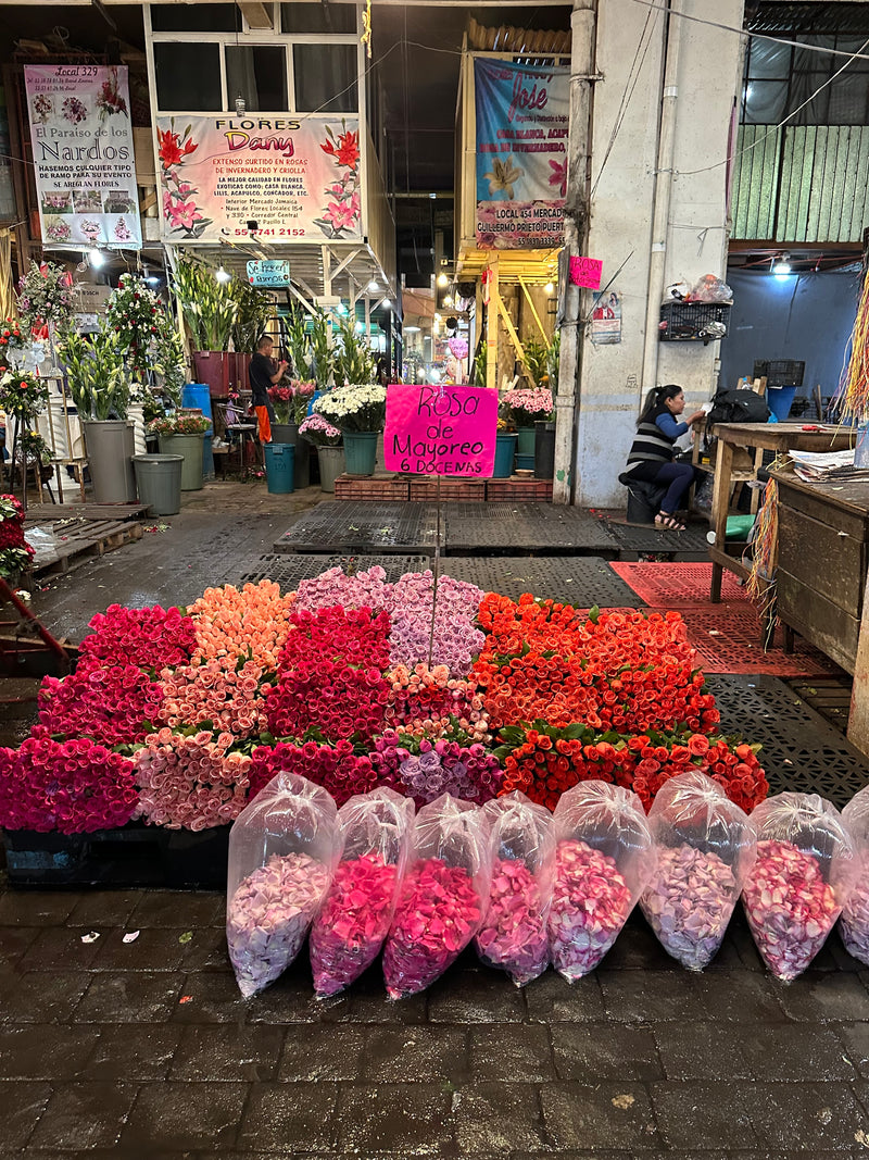 Roses for sale at the Jamaica Flower market in Mexico City